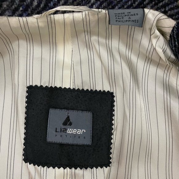 Vintage Navy Tweed Blazer - Picture 7 of 16